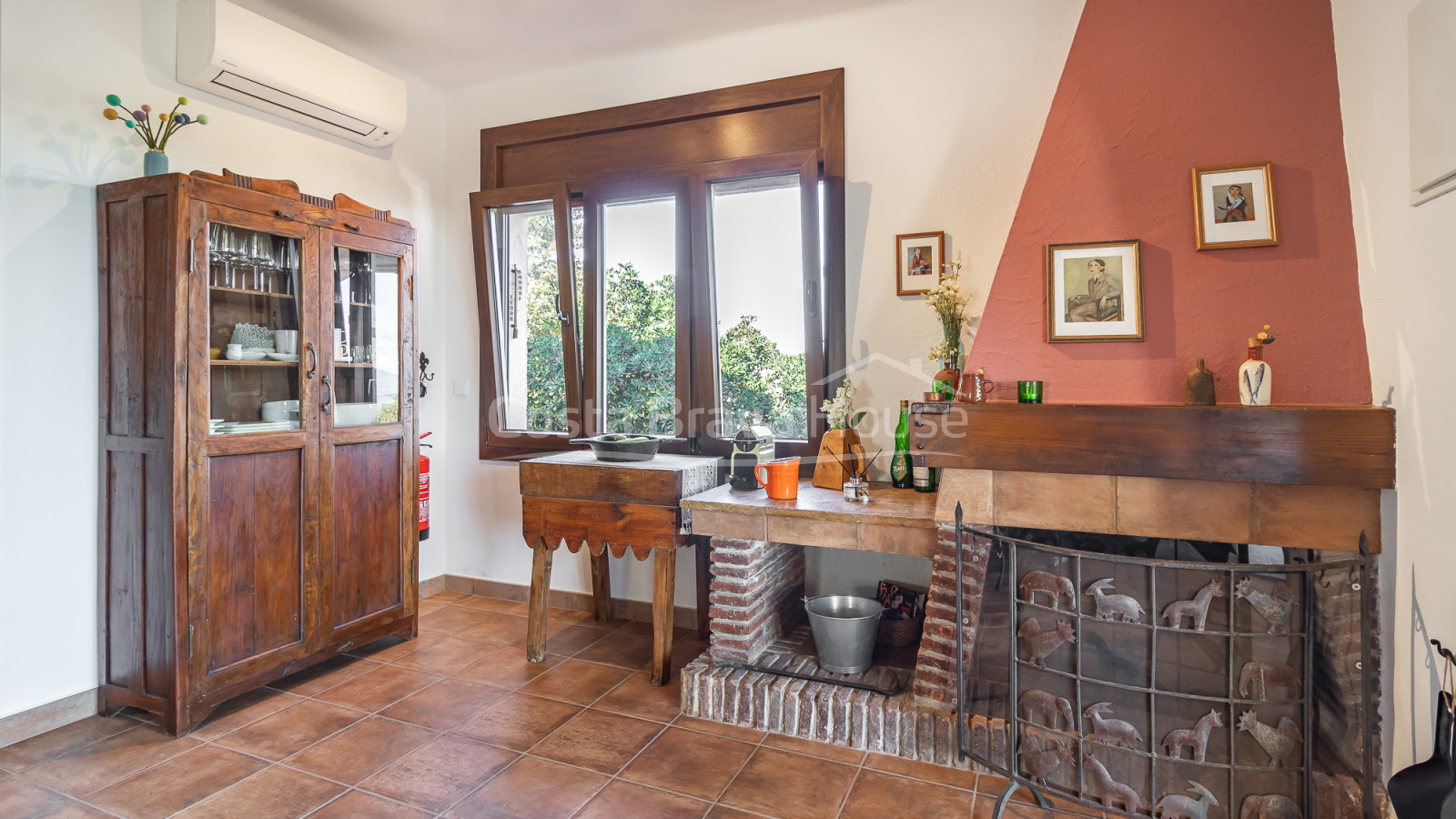 Casa en venta en Pals con terrazas, garaje cerrado, sauna privada y vistas abiertas