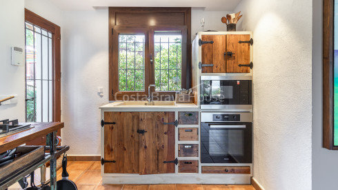 Casa en venta en Pals con terrazas, garaje cerrado, sauna privada y vistas abiertas