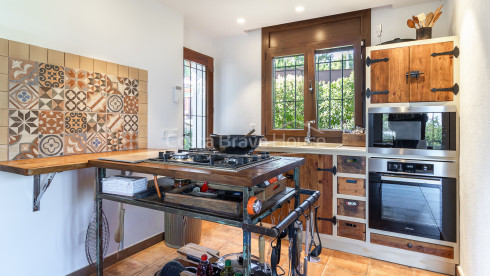 House for sale in Pals with terraces, closed garage, private sauna and open views