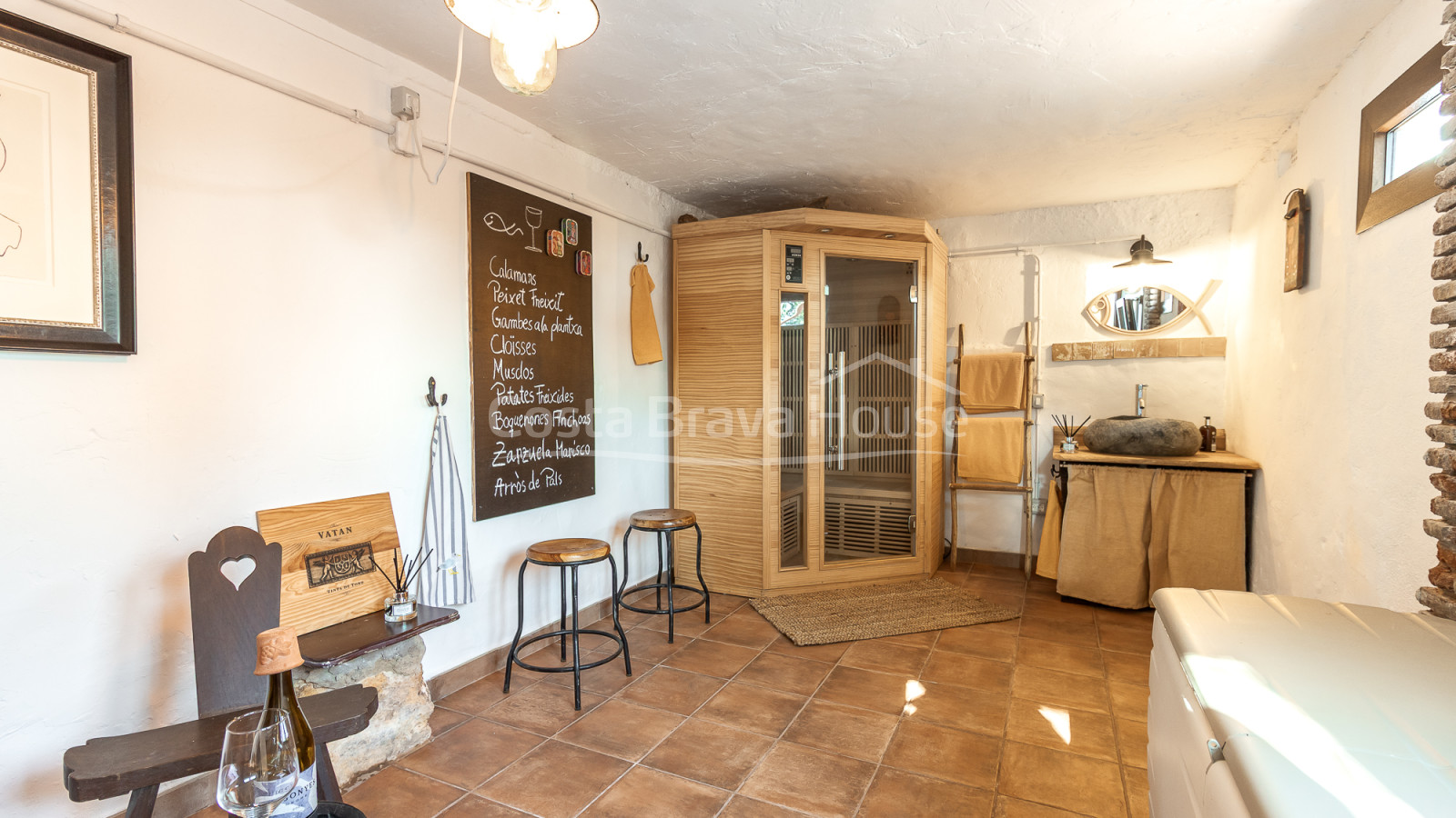 Casa en venda a Pals amb terrasses, garatge tancat, sauna privada i vistes obertes