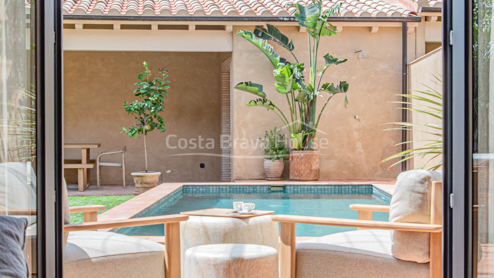 Maison neuve à Gualta avec piscine privée et design haut de gamme dans le Baix Empordà