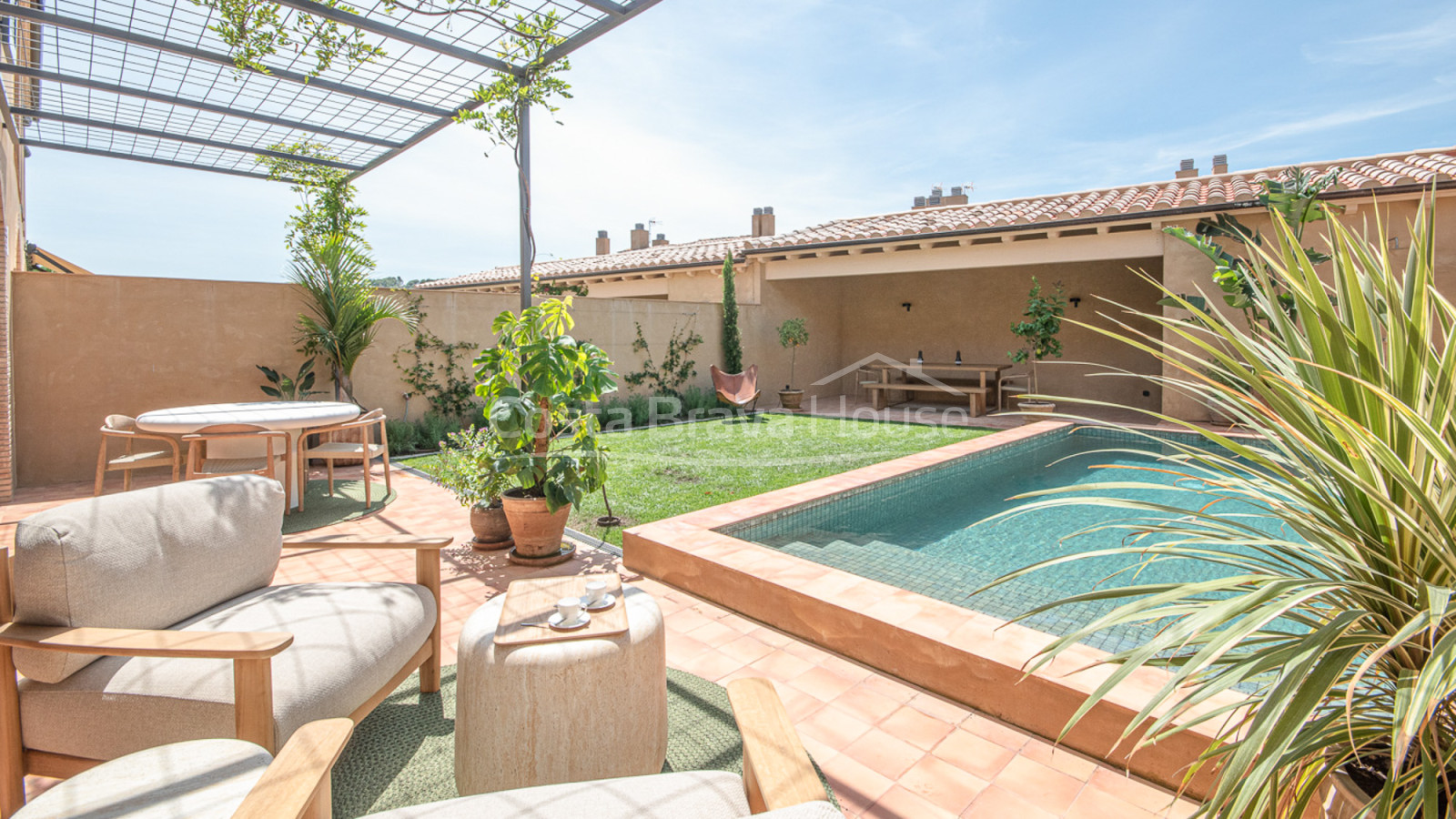 Nieuwbouwhuis in Gualta met privézwembad en hoogwaardig design in de Baix Empordà