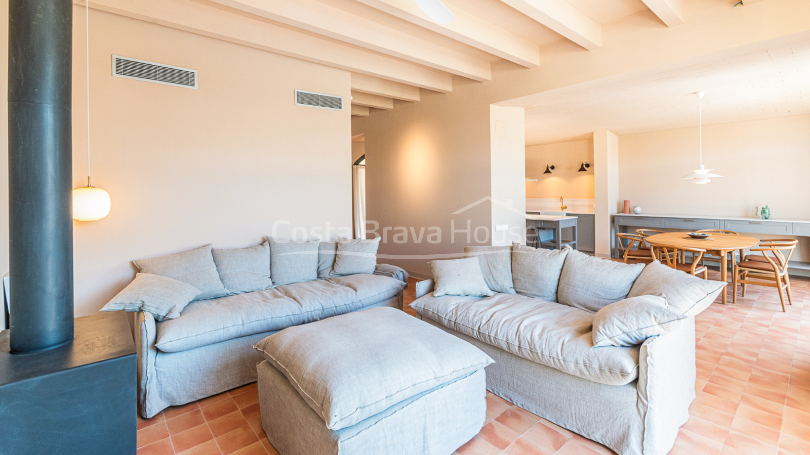 Nieuwbouwhuis in Gualta met privézwembad en hoogwaardig design in de Baix Empordà