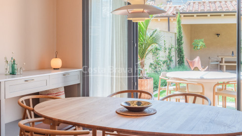 Nieuwbouwhuis in Gualta met privézwembad en hoogwaardig design in de Baix Empordà