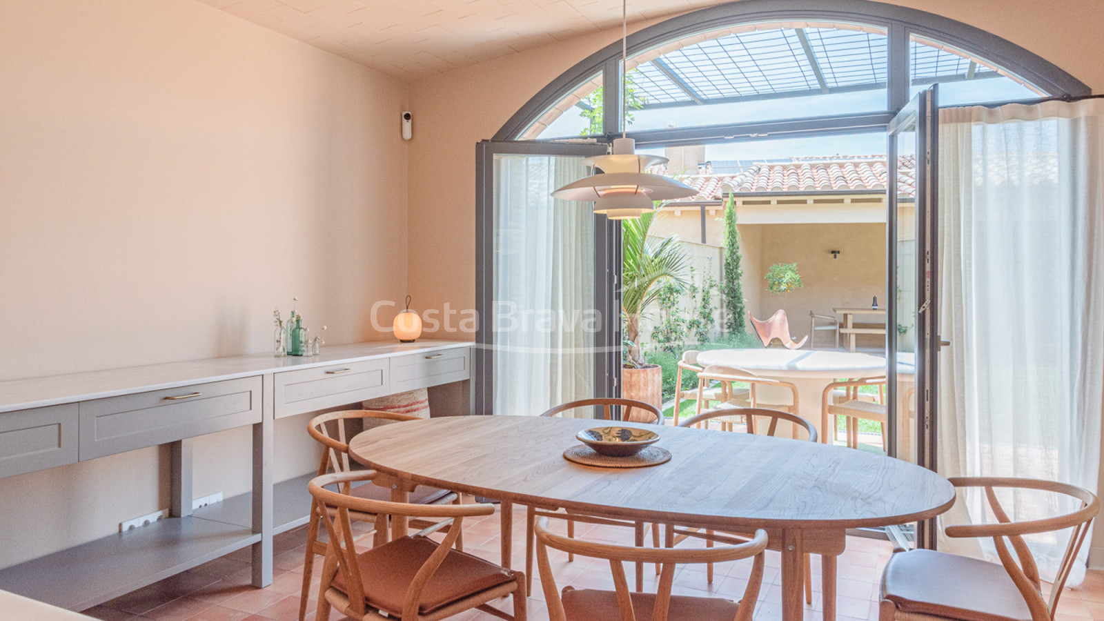 Nieuwbouwhuis in Gualta met privézwembad en hoogwaardig design in de Baix Empordà