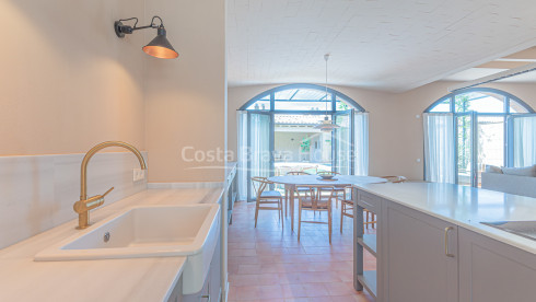 Nieuwbouwhuis in Gualta met privézwembad en hoogwaardig design in de Baix Empordà
