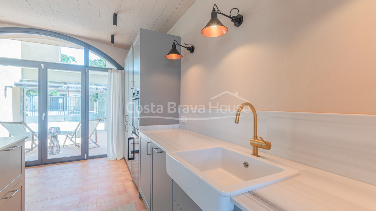 Nieuwbouwhuis in Gualta met privézwembad en hoogwaardig design in de Baix Empordà