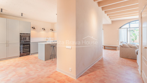 Nieuwbouwhuis in Gualta met privézwembad en hoogwaardig design in de Baix Empordà