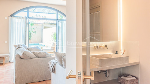 Nieuwbouwhuis in Gualta met privézwembad en hoogwaardig design in de Baix Empordà