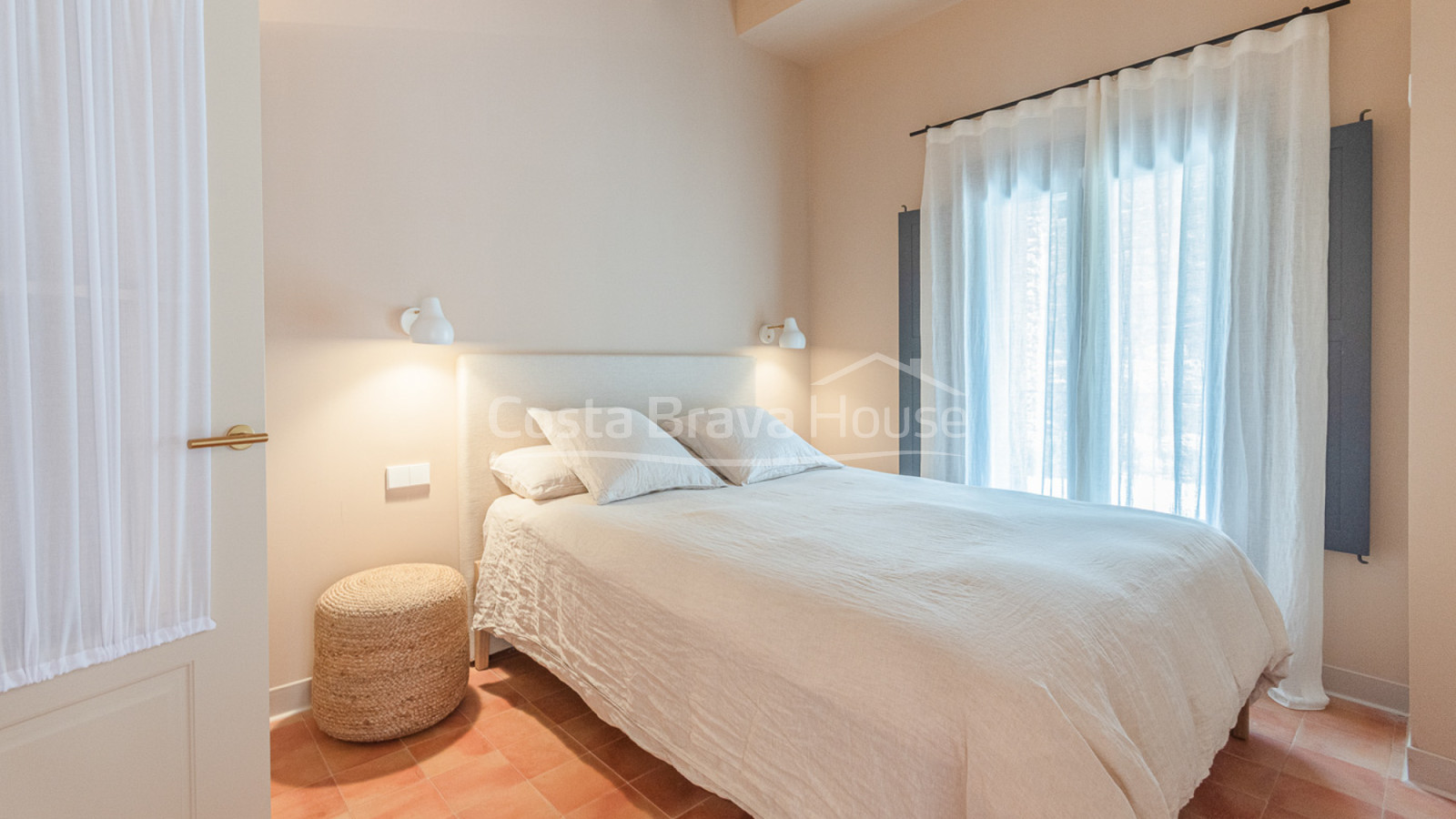 Nieuwbouwhuis in Gualta met privézwembad en hoogwaardig design in de Baix Empordà