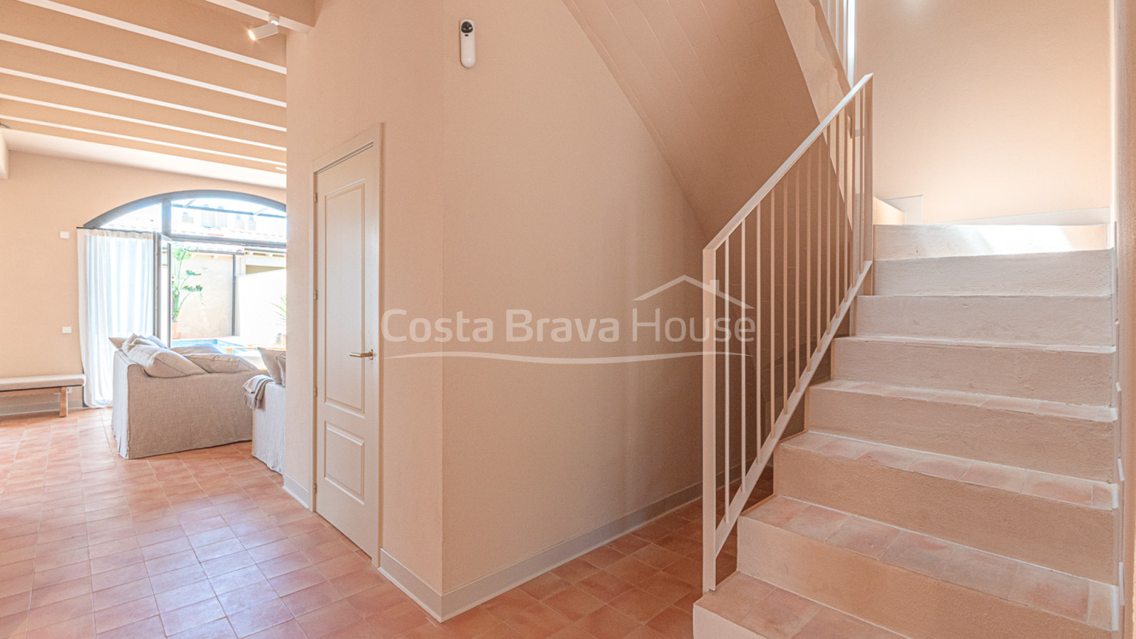 Nieuwbouwhuis in Gualta met privézwembad en hoogwaardig design in de Baix Empordà