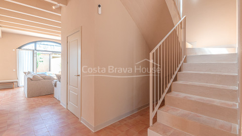 Nieuwbouwhuis in Gualta met privézwembad en hoogwaardig design in de Baix Empordà