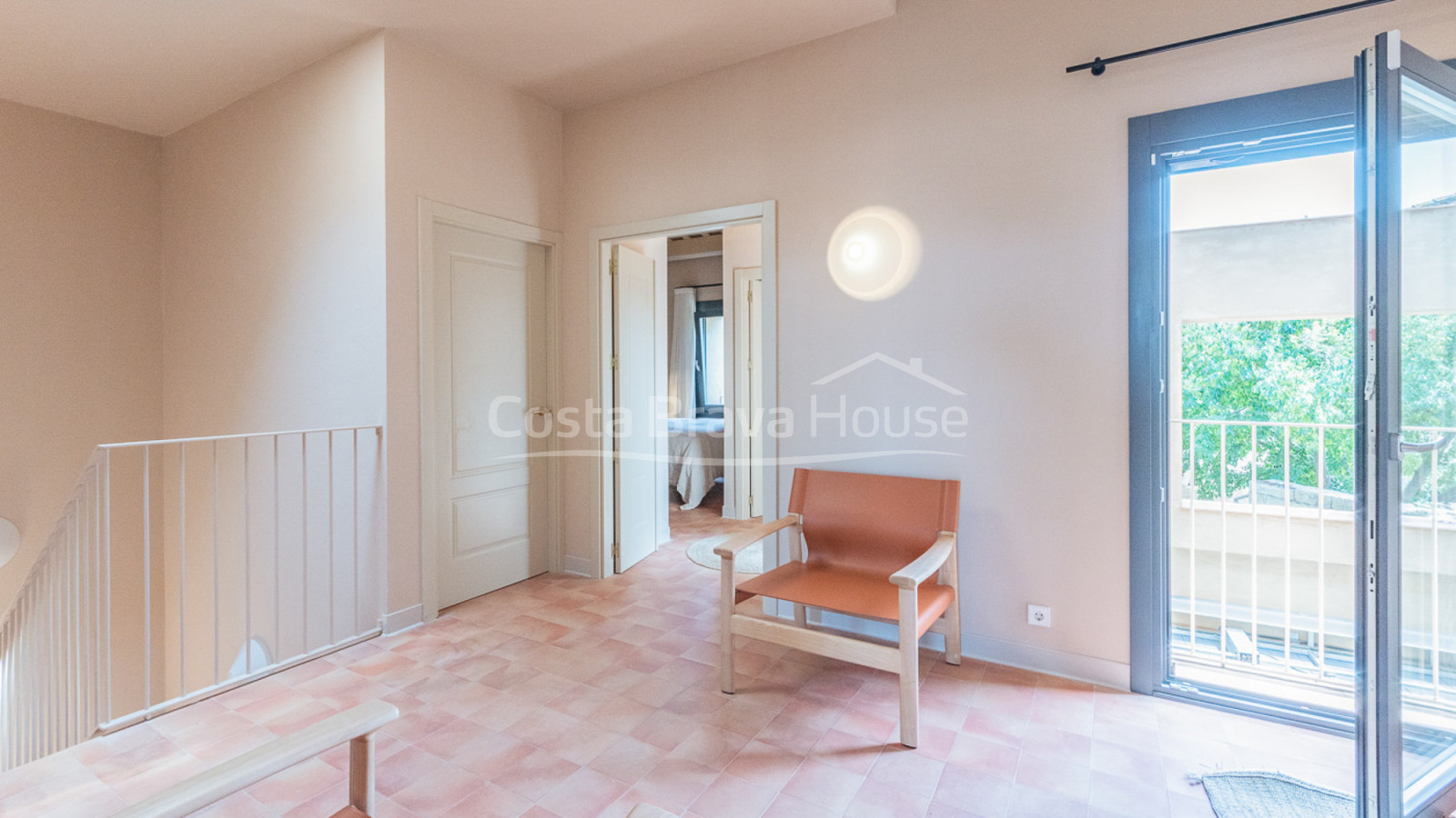 Nieuwbouwhuis in Gualta met privézwembad en hoogwaardig design in de Baix Empordà
