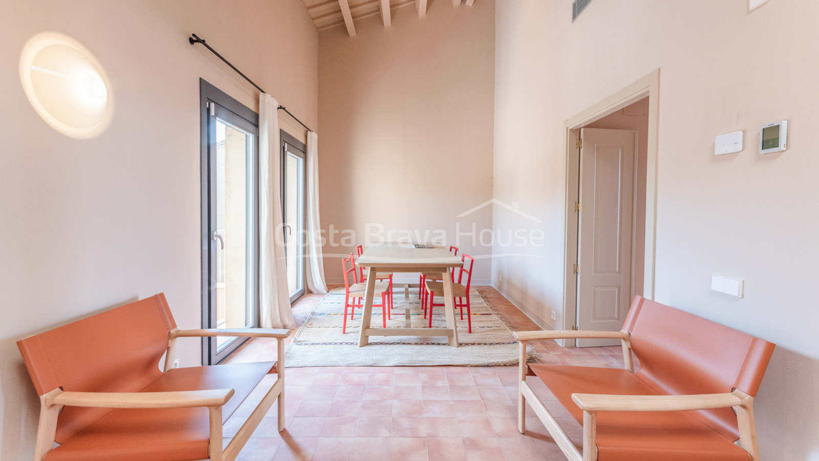 Nieuwbouwhuis in Gualta met privézwembad en hoogwaardig design in de Baix Empordà