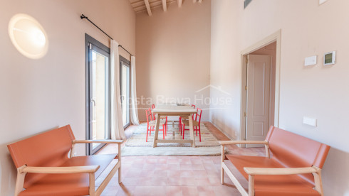 Nieuwbouwhuis in Gualta met privézwembad en hoogwaardig design in de Baix Empordà