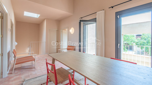 Nieuwbouwhuis in Gualta met privézwembad en hoogwaardig design in de Baix Empordà