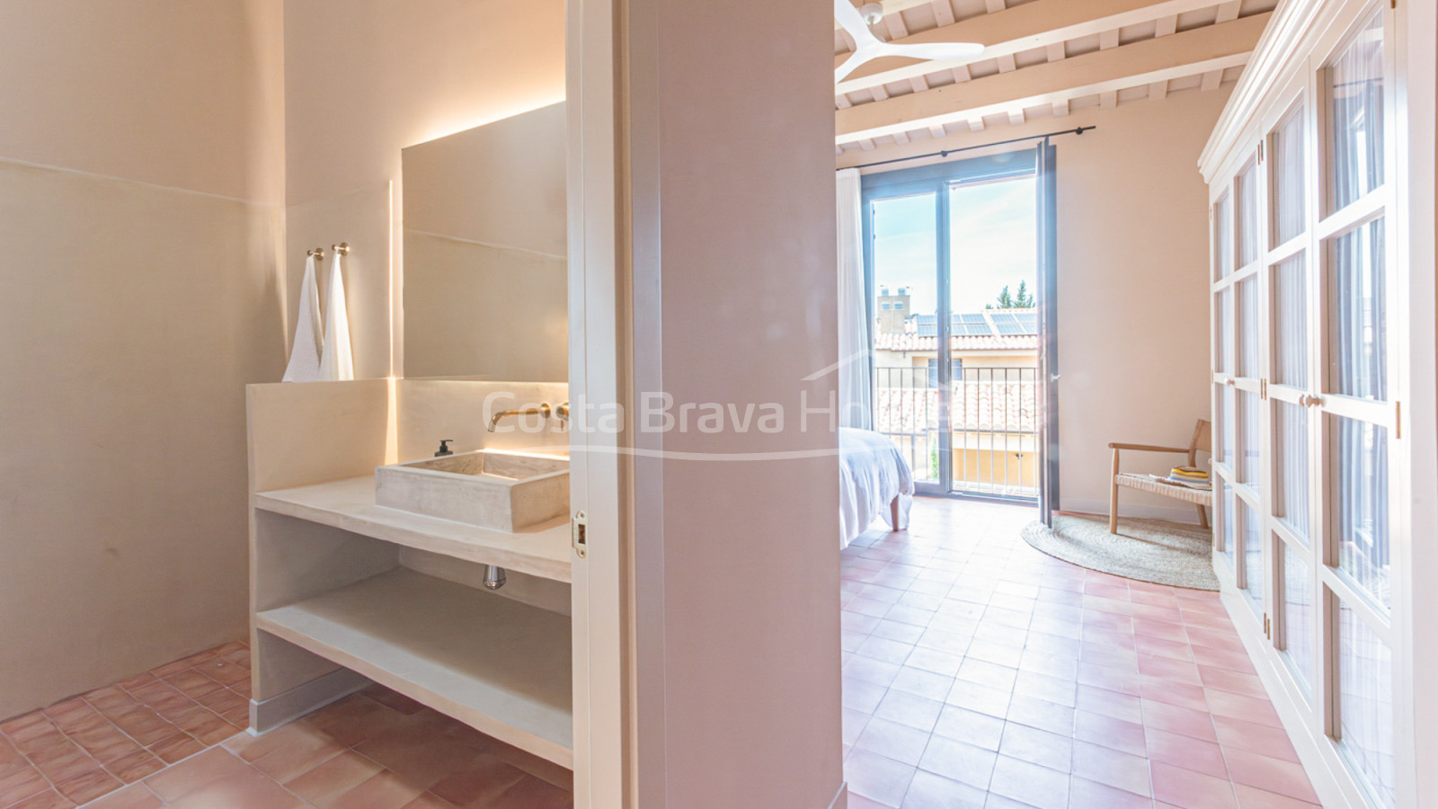 Nieuwbouwhuis in Gualta met privézwembad en hoogwaardig design in de Baix Empordà