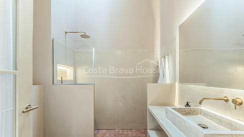 Nieuwbouwhuis in Gualta met privézwembad en hoogwaardig design in de Baix Empordà