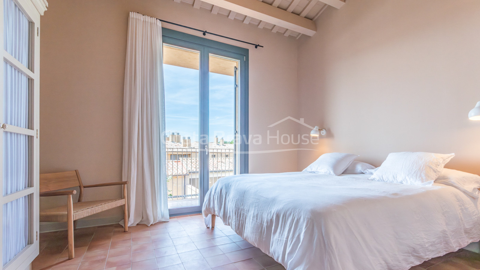 Nieuwbouwhuis in Gualta met privézwembad en hoogwaardig design in de Baix Empordà