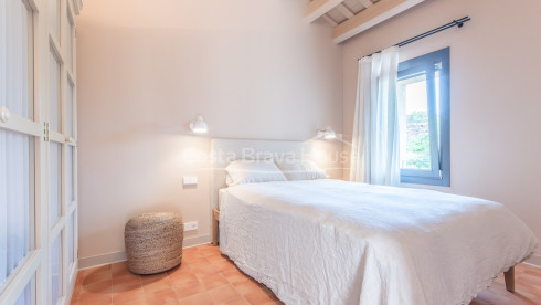 Nieuwbouwhuis in Gualta met privézwembad en hoogwaardig design in de Baix Empordà