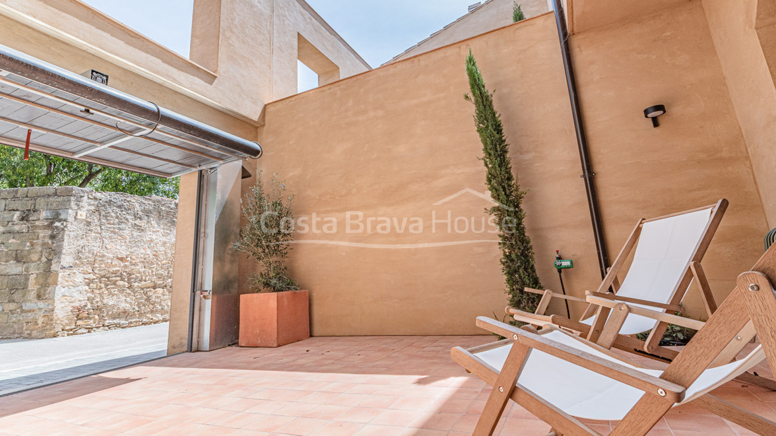 Casa de obra nueva en Gualta con piscina privada y diseño de alto standing en Baix Empordà
