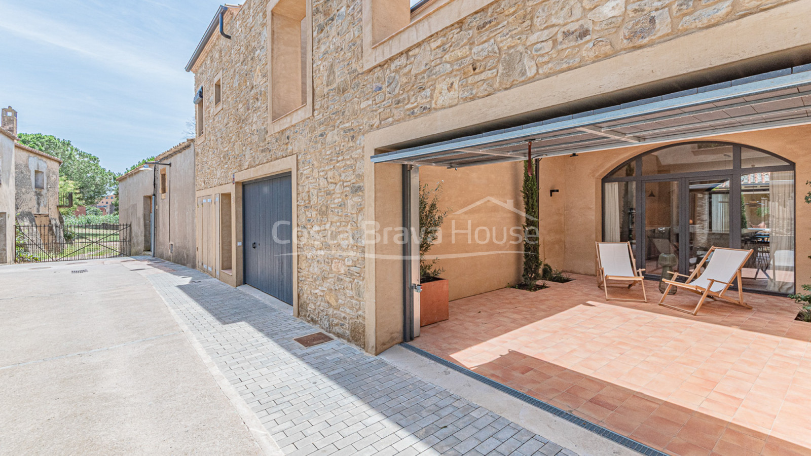 Nieuwbouwhuis in Gualta met privézwembad en hoogwaardig design in de Baix Empordà