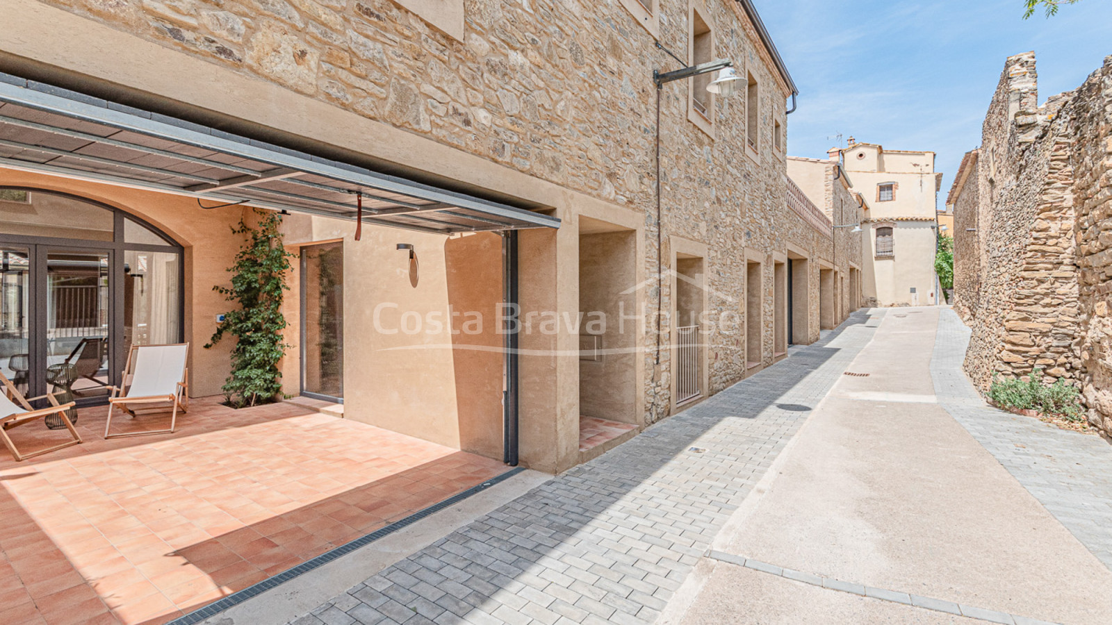 Nieuwbouwhuis in Gualta met privézwembad en hoogwaardig design in de Baix Empordà