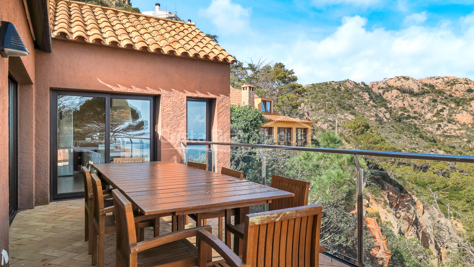 Casa a Aiguablava amb piscina i terrassa amb vistes panoràmiques al mar