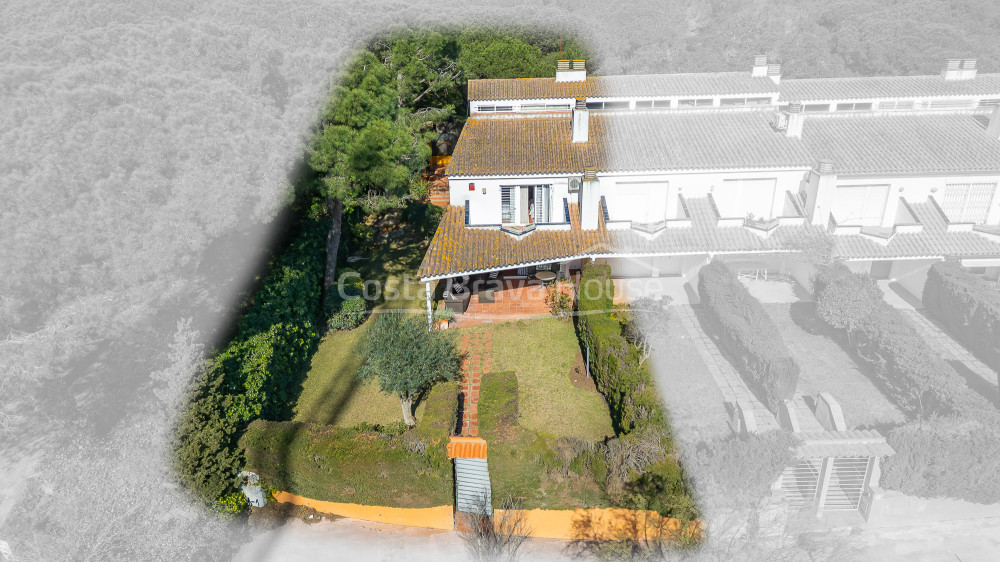 Casa esquinera en La Fosca Palamós con jardín privado y muy cerca de la playa