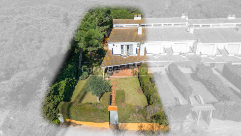 Corner house in La Fosca Palamós with private garden very close to the beach