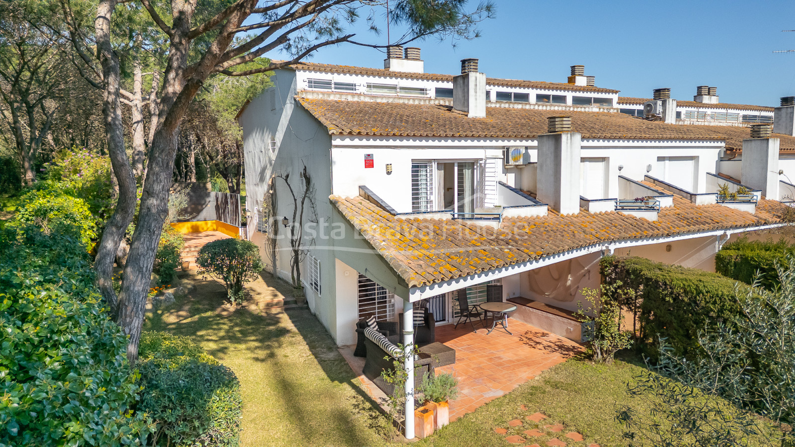 Casa esquinera en La Fosca Palamós con jardín privado y muy cerca de la playa