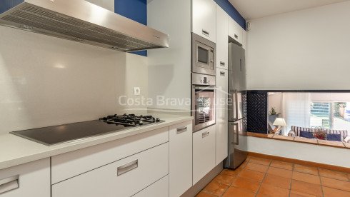 Corner house in La Fosca Palamós with private garden very close to the beach