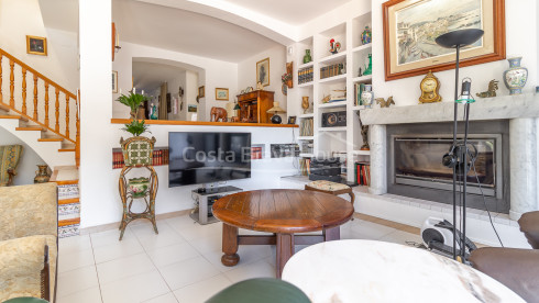 Villa mediterránea en Calella de Palafrugell con piscina jardín y apartamento independiente