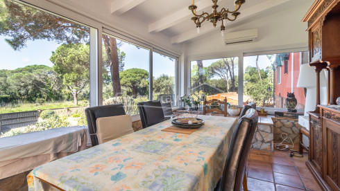 Mediterrane villa in Calella de Palafrugell met zwembad, tuin en apart appartement