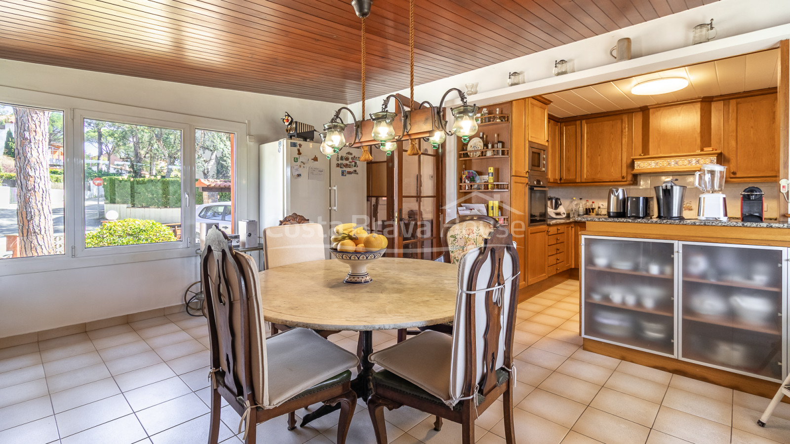 Villa mediterránea en Calella de Palafrugell con piscina jardín y apartamento independiente