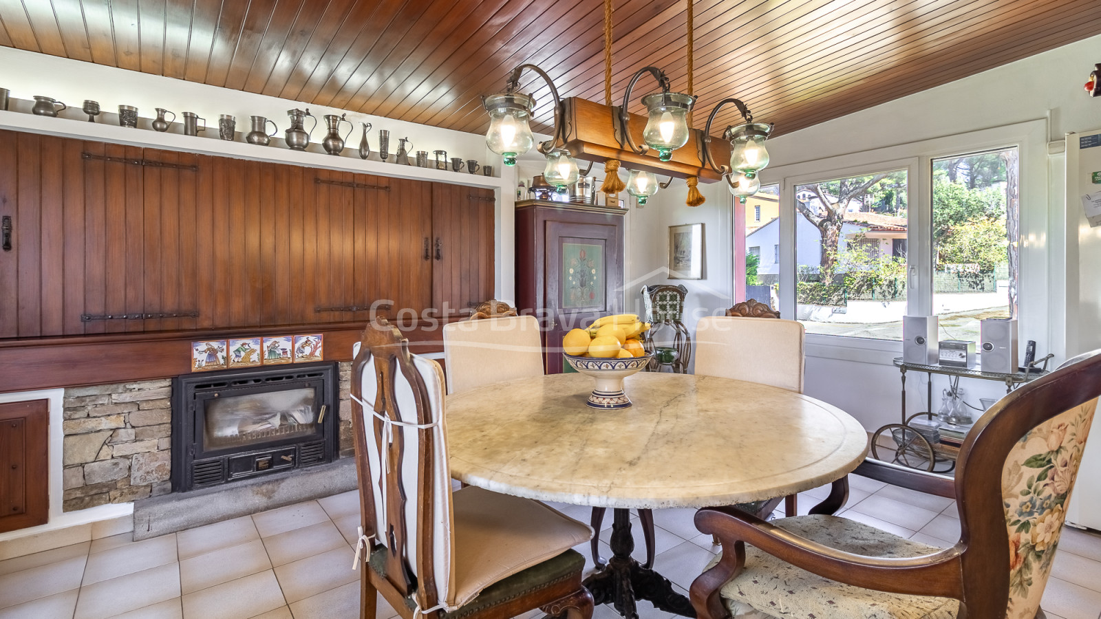 Villa mediterránea en Calella de Palafrugell con piscina jardín y apartamento independiente