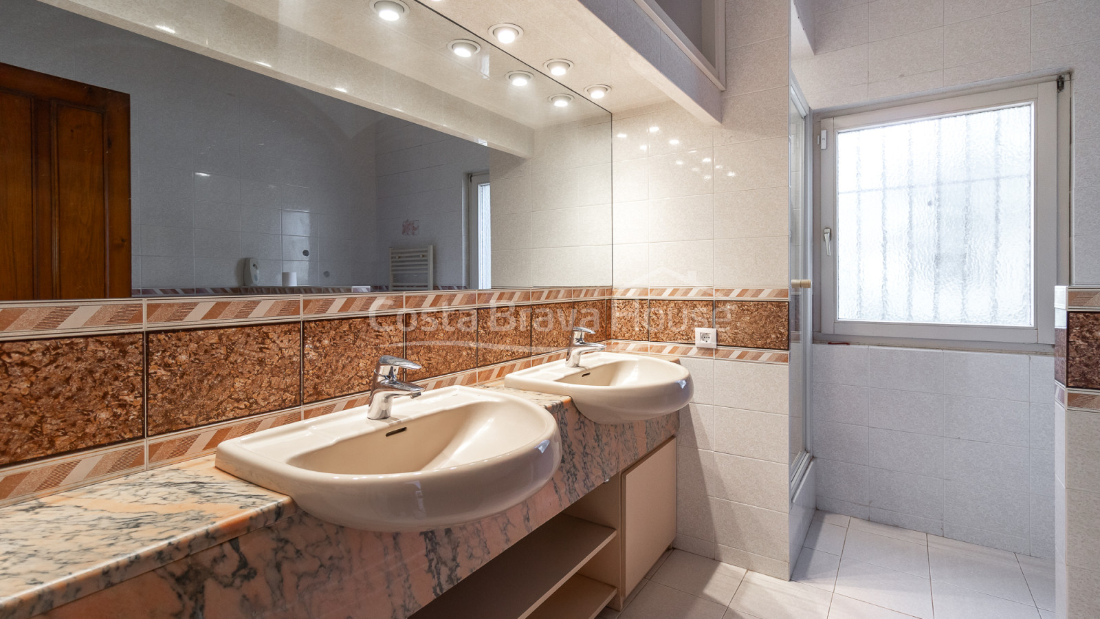 Mediterrane villa in Calella de Palafrugell met zwembad, tuin en apart appartement