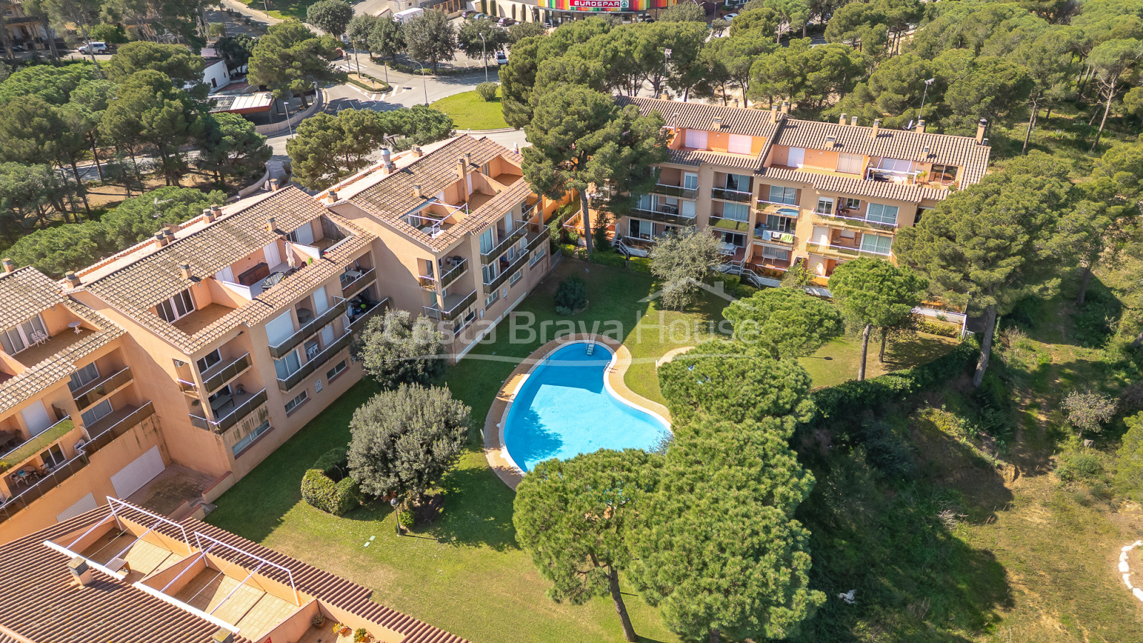 Appartement à Playa de Pals avec terrasse privée, piscine communautaire et jardins