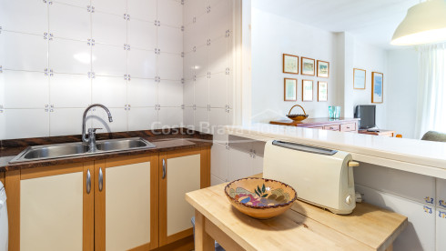 Apartment in Playa de Pals with private terrace, communal pool and gardens