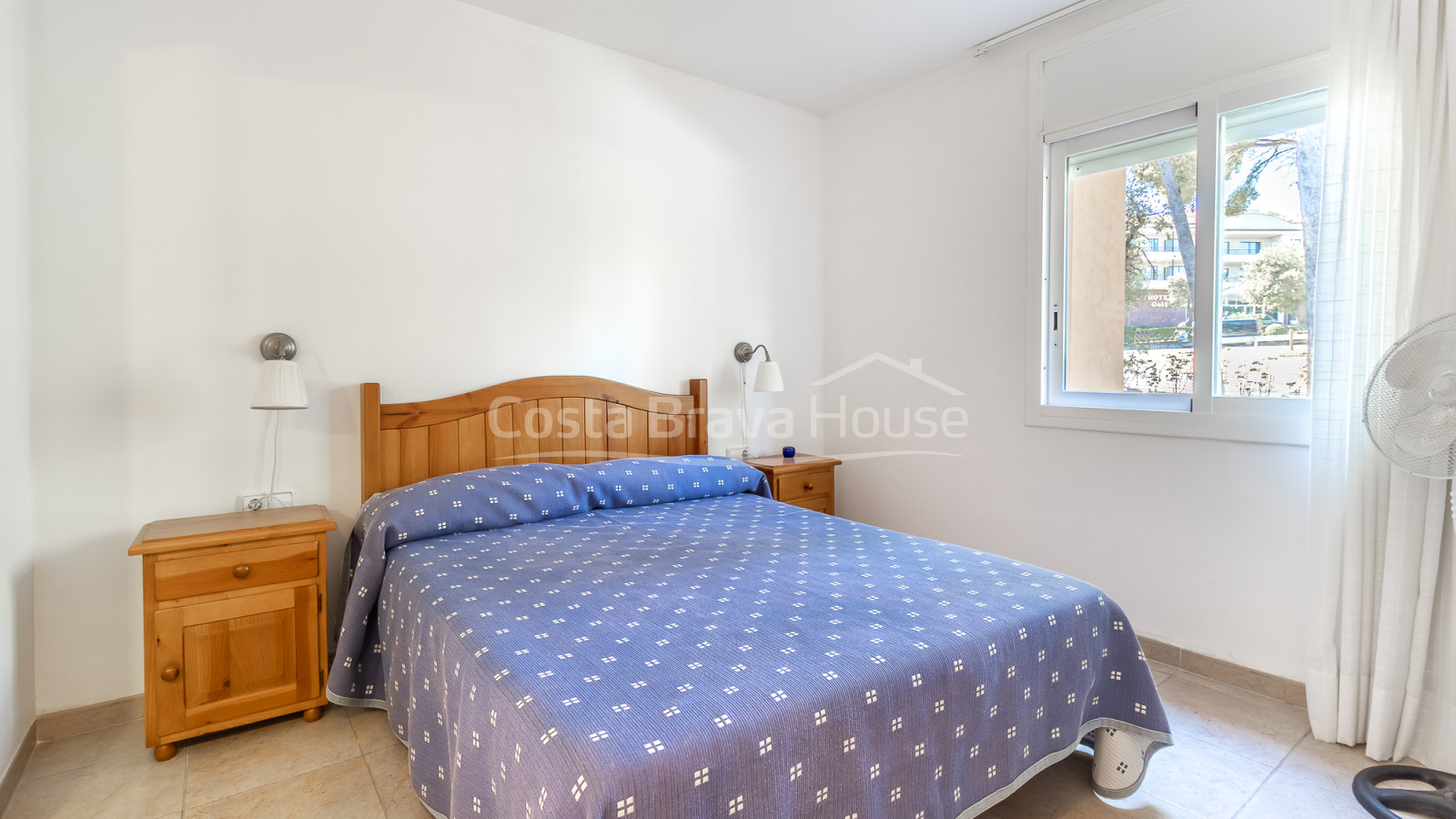 Appartement à Playa de Pals avec terrasse privée, piscine communautaire et jardins