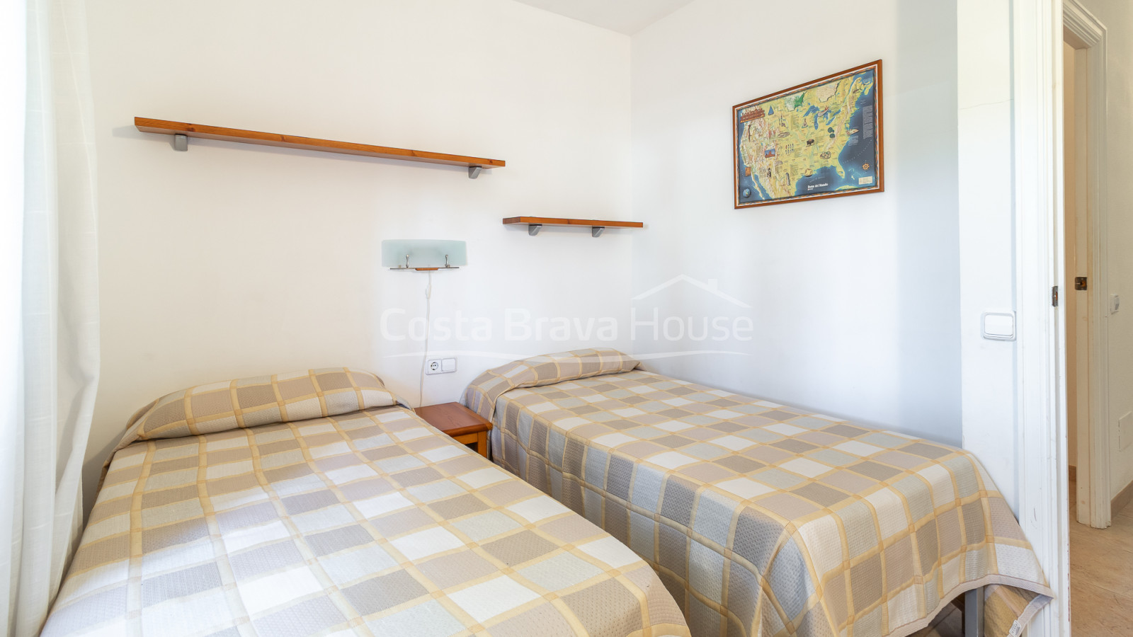 Appartement à Playa de Pals avec terrasse privée, piscine communautaire et jardins