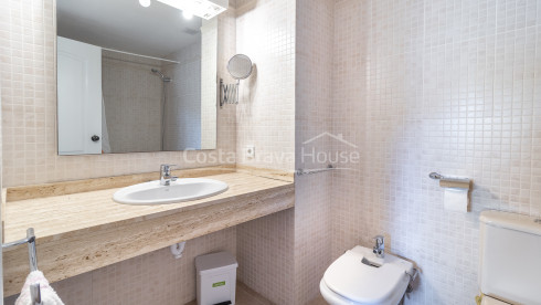 Apartment in Playa de Pals with private terrace, communal pool and gardens