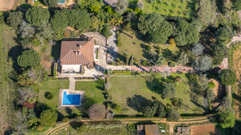 Villa à Sant Feliu de Guíxols avec piscine privée, grand terrain et vue sur la montagne