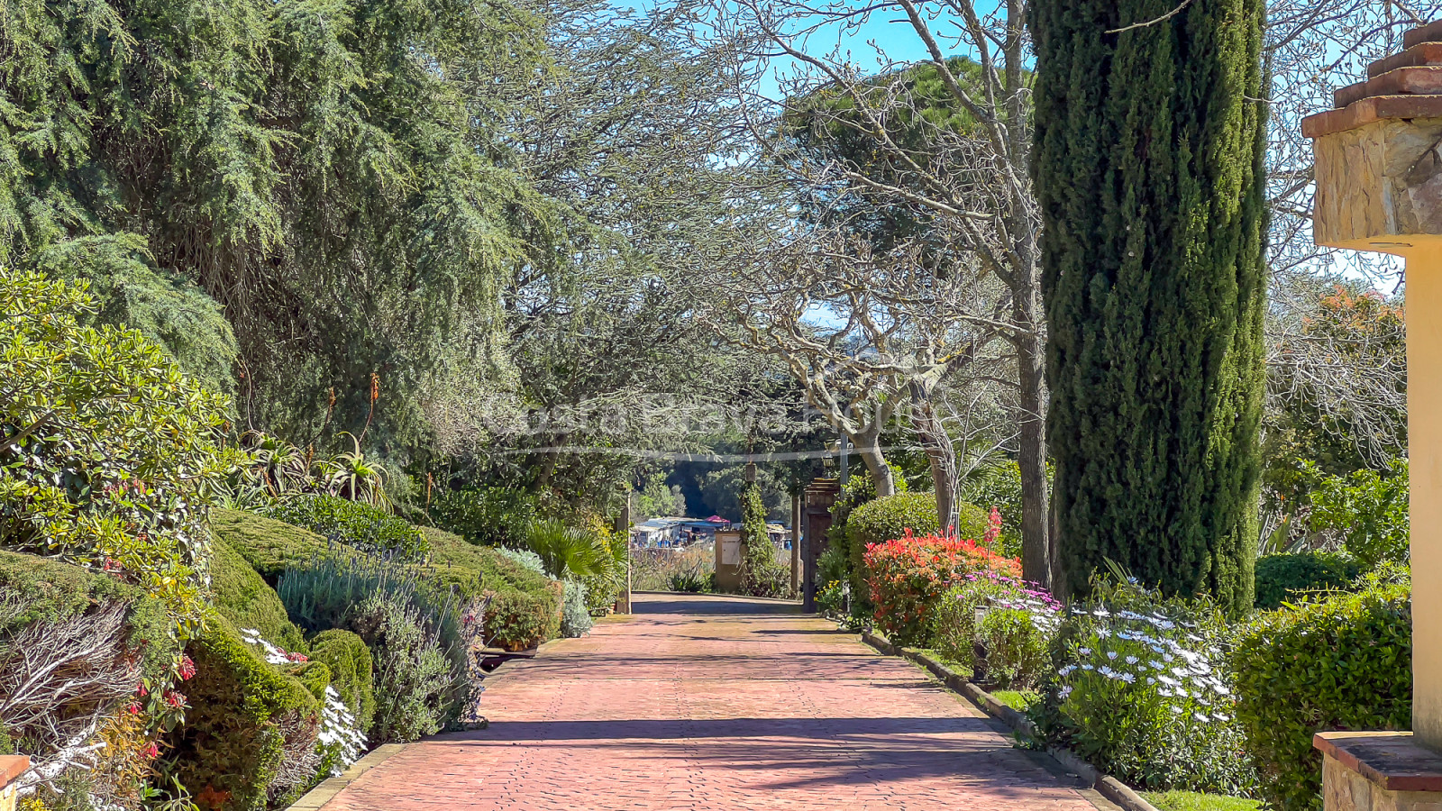 Villa à Sant Feliu de Guíxols avec piscine privée, grand terrain et vue sur la montagne