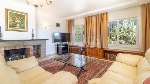 Villa à Sant Feliu de Guíxols avec piscine privée, grand terrain et vue sur la montagne