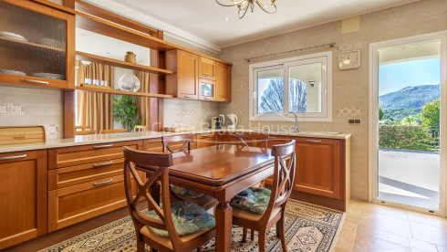 Villa à Sant Feliu de Guíxols avec piscine privée, grand terrain et vue sur la montagne