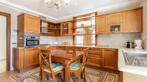 Villa à Sant Feliu de Guíxols avec piscine privée, grand terrain et vue sur la montagne