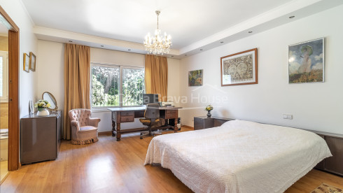 Vila a Sant Feliu de Guíxols amb piscina privada, gran parcel·la i vistes a la muntanya