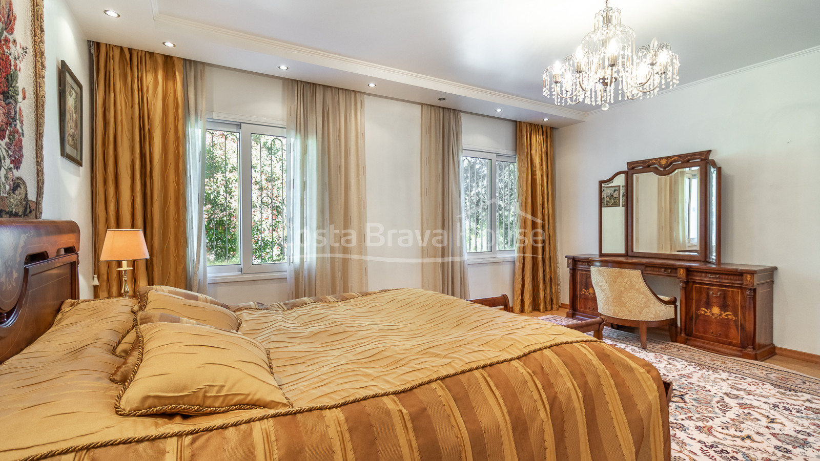 Villa à Sant Feliu de Guíxols avec piscine privée, grand terrain et vue sur la montagne