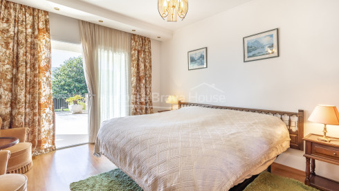 Villa à Sant Feliu de Guíxols avec piscine privée, grand terrain et vue sur la montagne